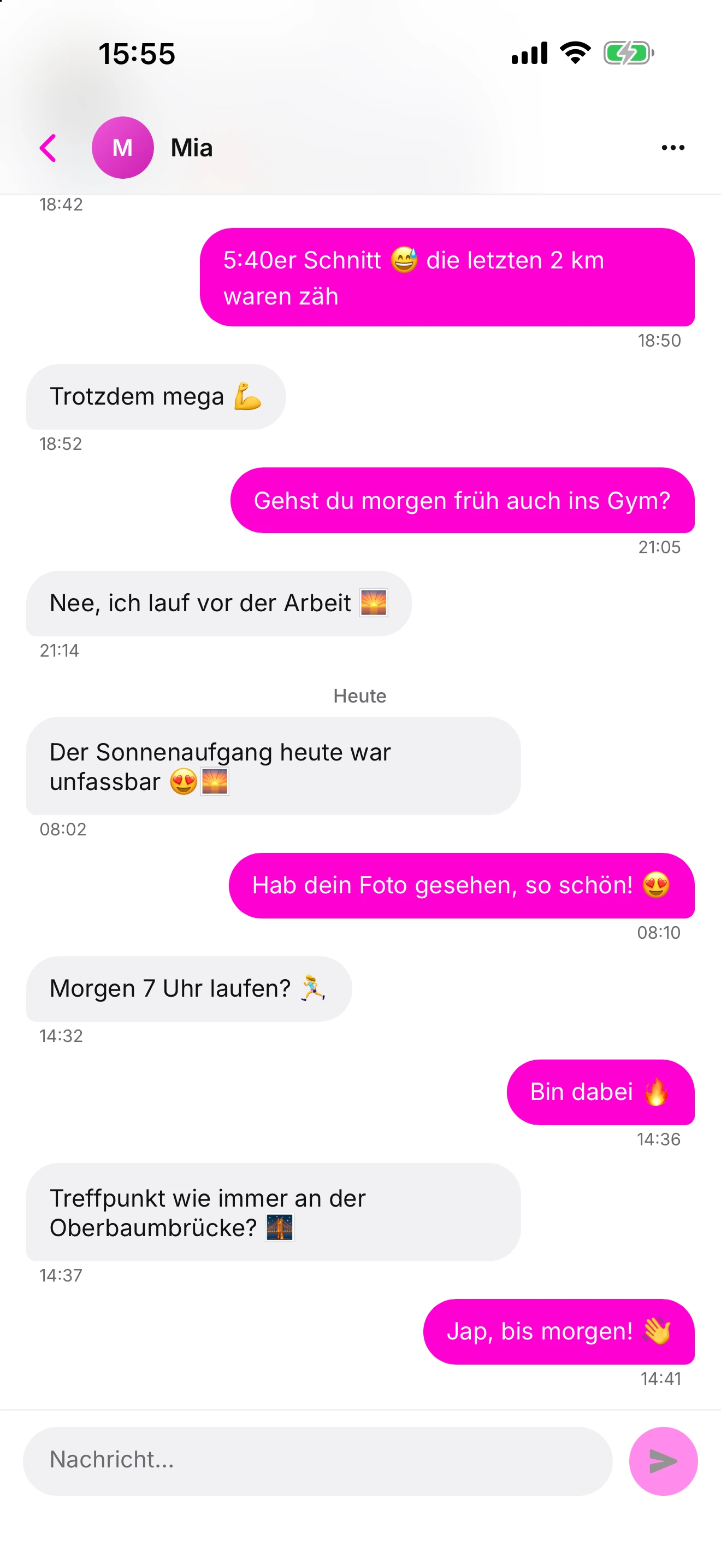 A chat between two friends about a morning run and the gym, with emoji and a message field.